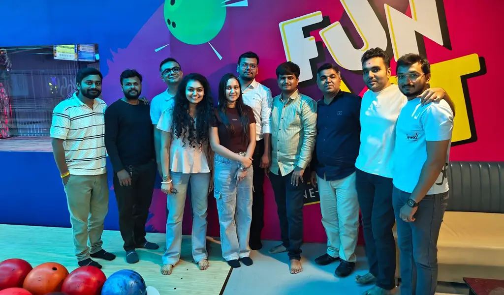 dotsignage team playing game
